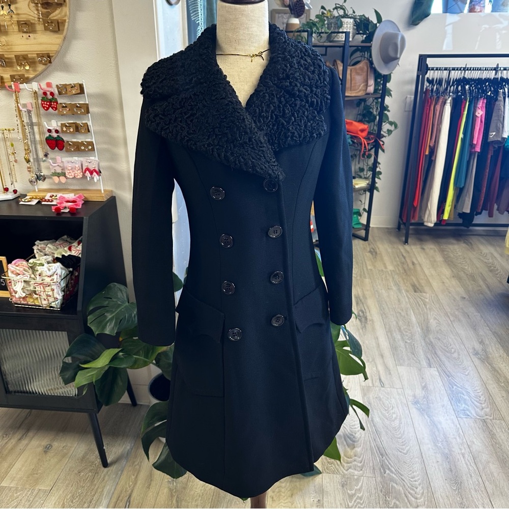Vintage Black Double-Breasted Coat with fur collar